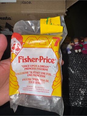 Fisher-Price Yellow and Red Once Upon a Dream Princess Figurine Pack